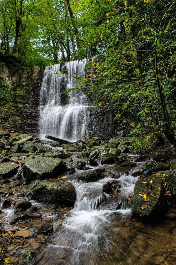 نمای آبشار لونک