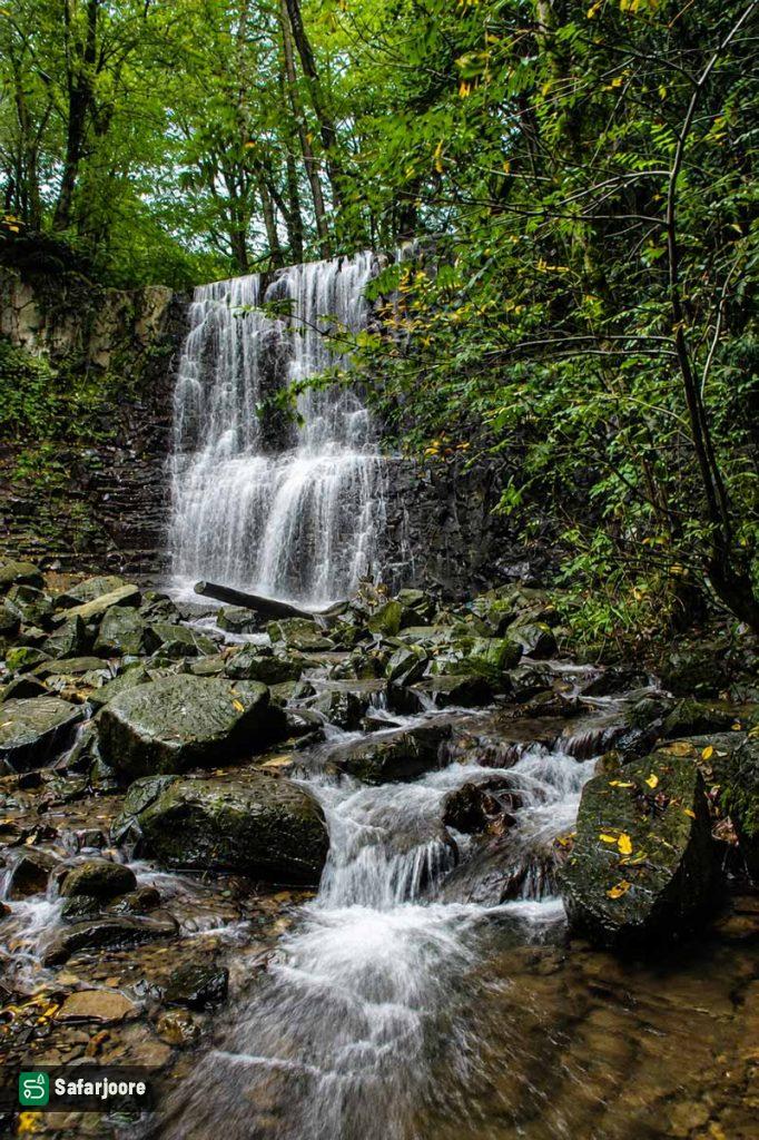 نمای آبشار لونک
