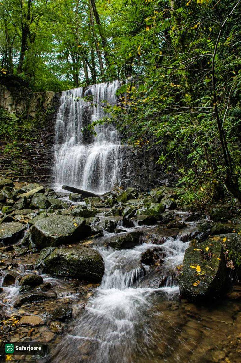 نمای آبشار لونک