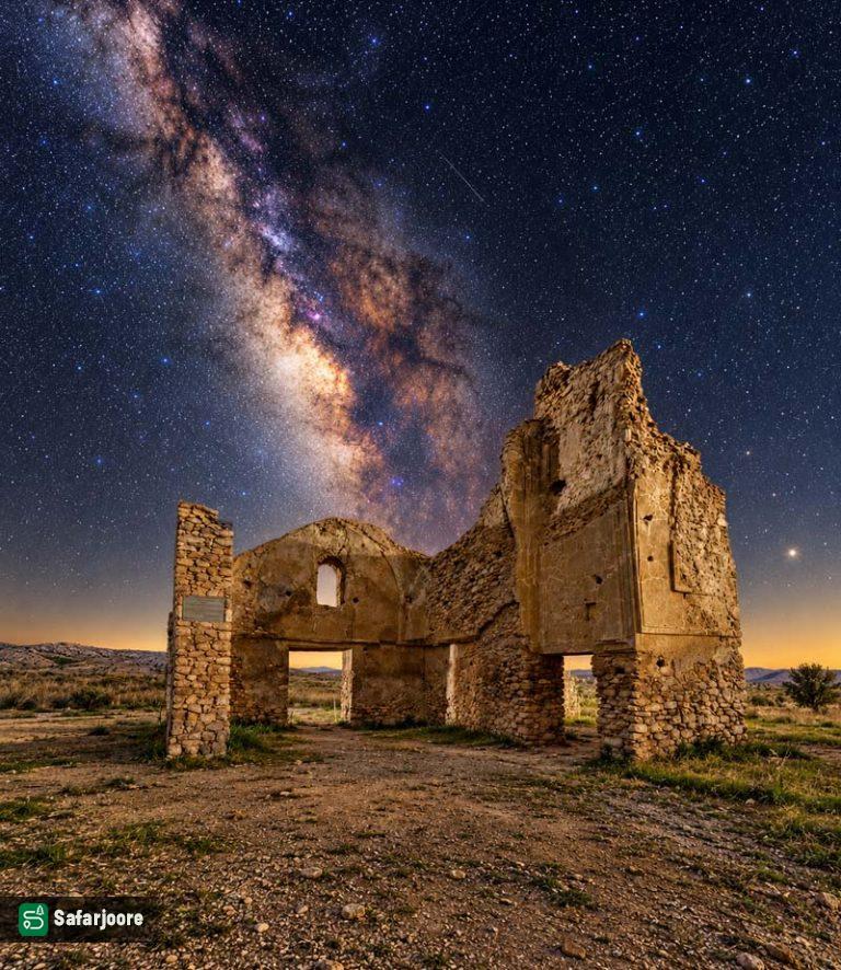 نمای دیگر شب معبد اناهیتا
