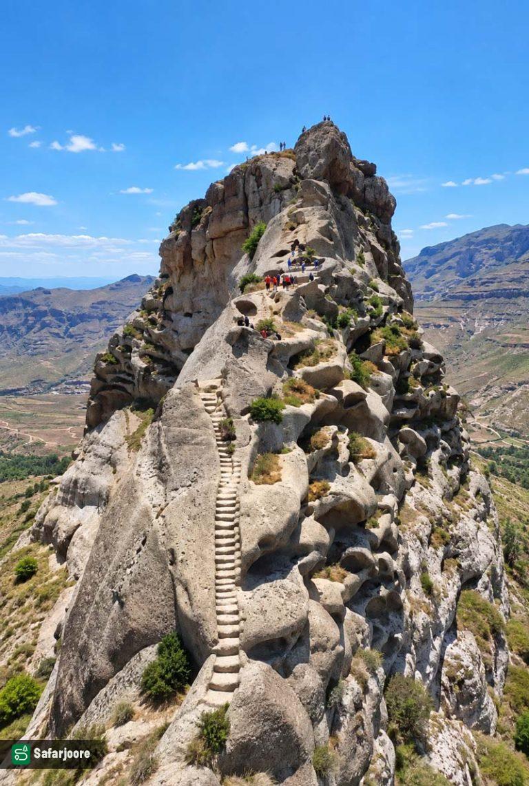 نمای دیگر مسیر بالای کوه