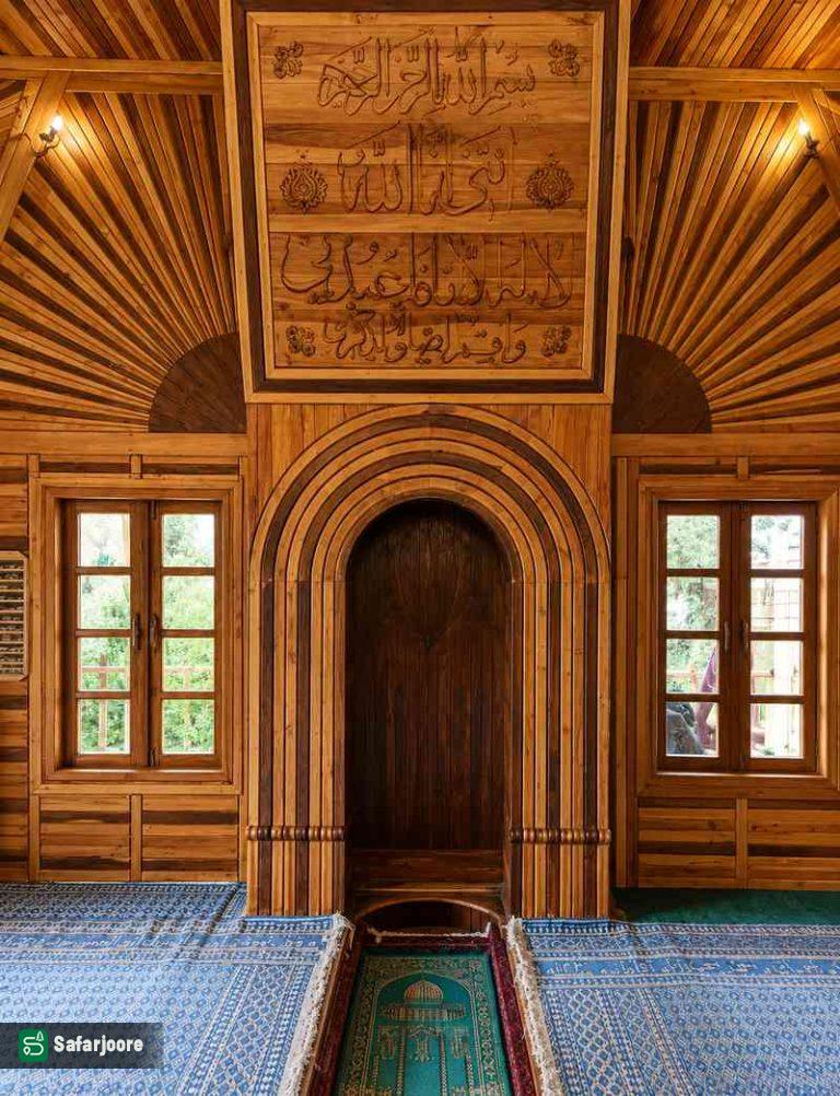 محراب چوبین مسجد