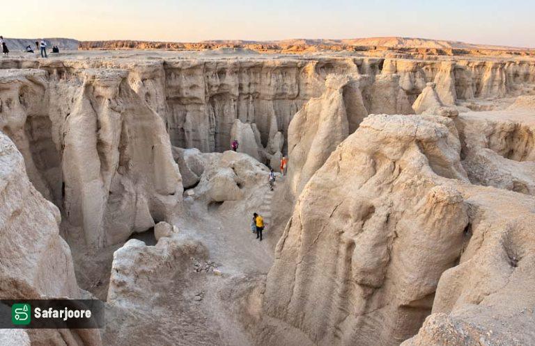 مسیر پیاده روی از بالا در روز